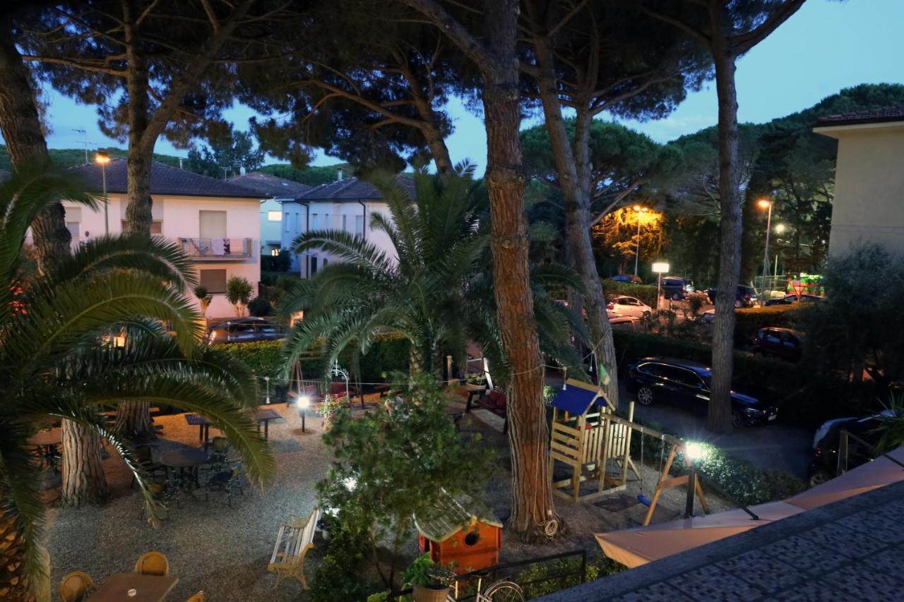 Hotel Massimo Марина ди Чечина Екстериор снимка