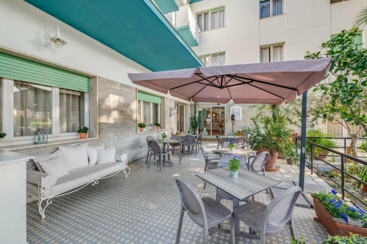 Hotel Massimo Марина ди Чечина Екстериор снимка