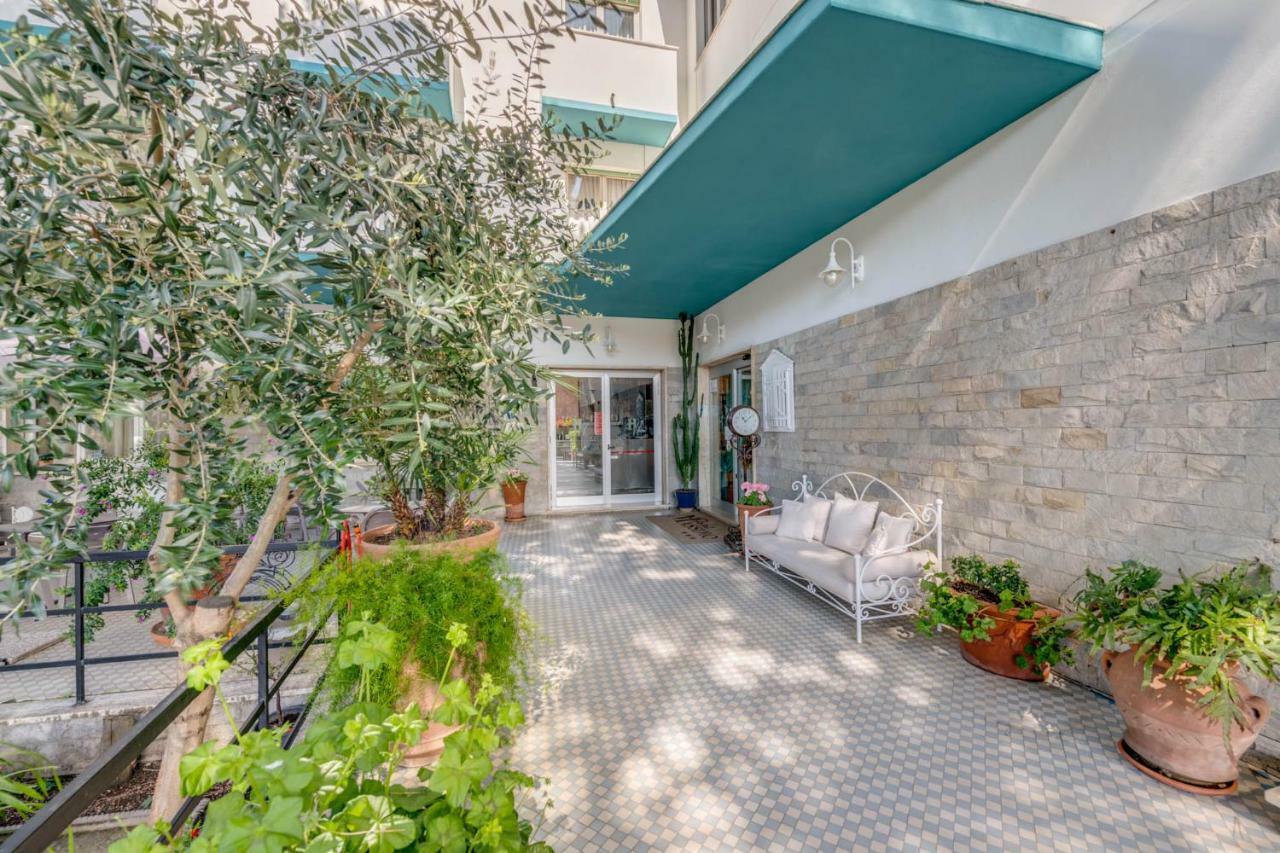 Hotel Massimo Марина ди Чечина Екстериор снимка