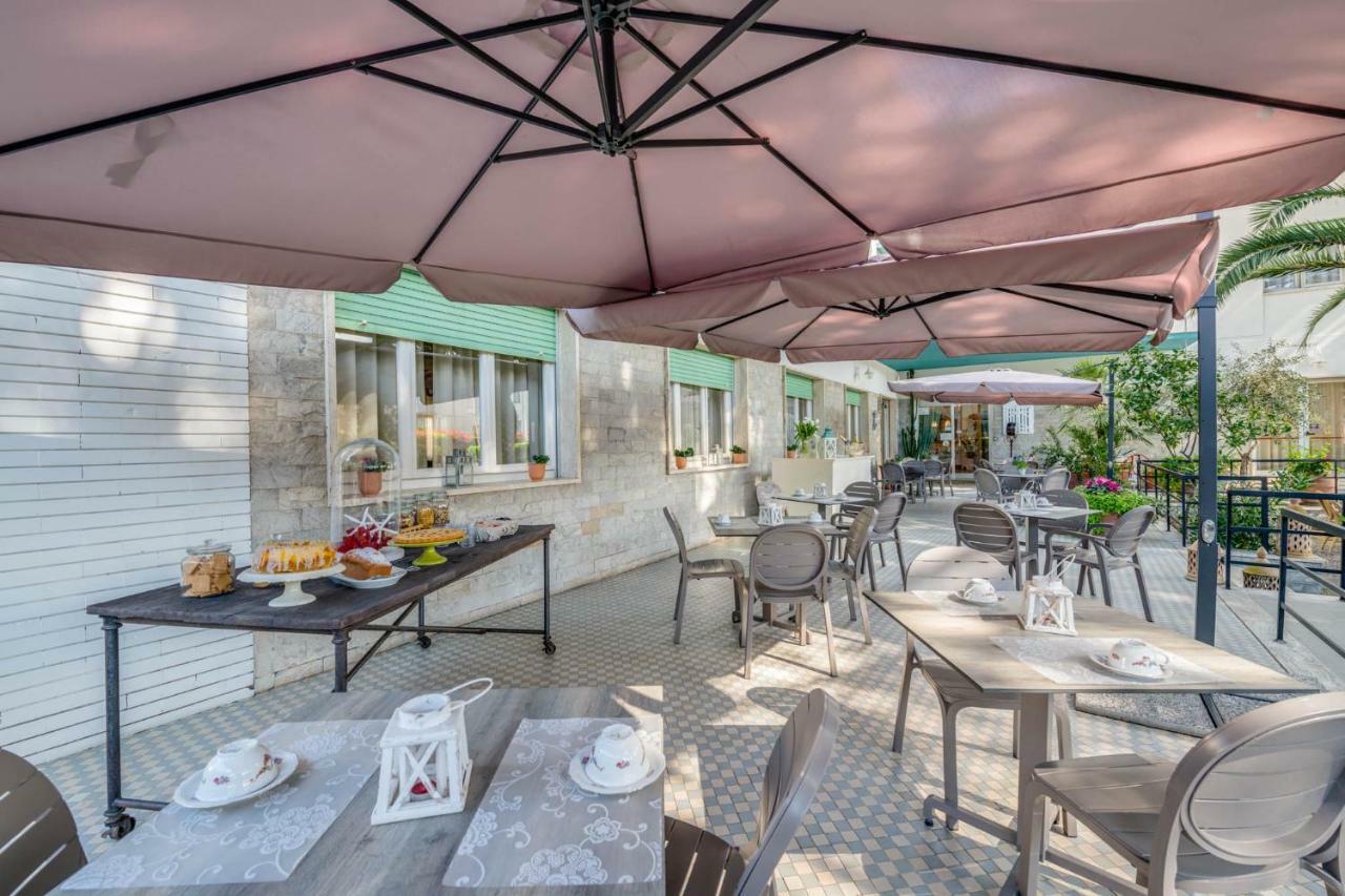 Hotel Massimo Марина ди Чечина Екстериор снимка