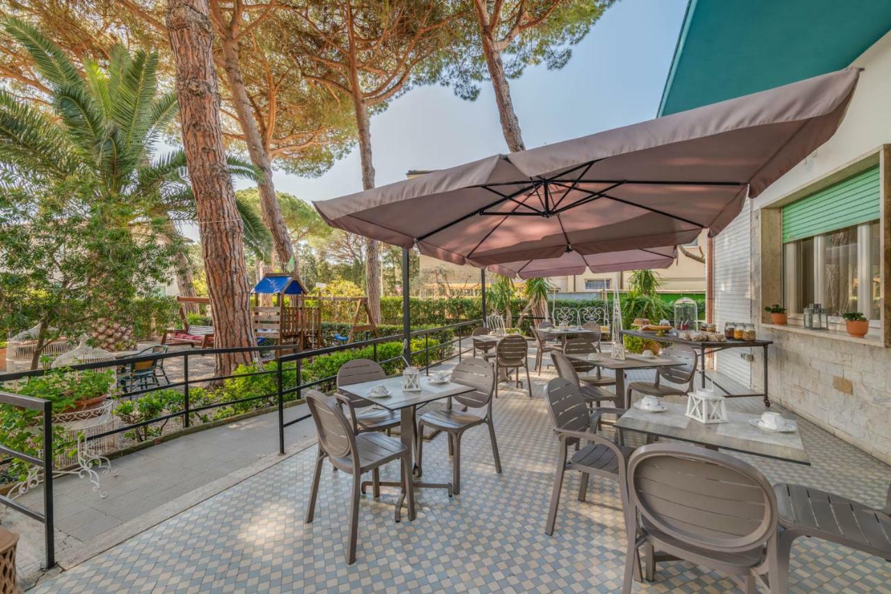 Hotel Massimo Марина ди Чечина Екстериор снимка