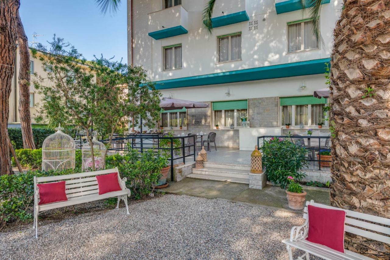 Hotel Massimo Марина ди Чечина Екстериор снимка